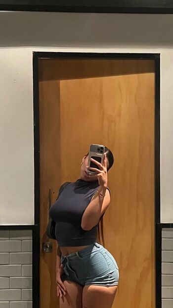 Full leaked Fernandamamiii page private onlyfans photo