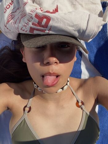 Full leaked Findinglorii private onlyfans photo