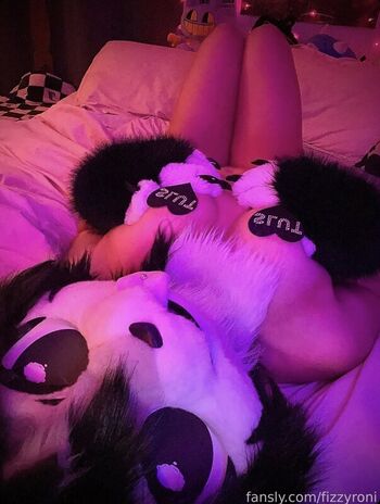Full leaked Fizzyroni private onlyfans photo