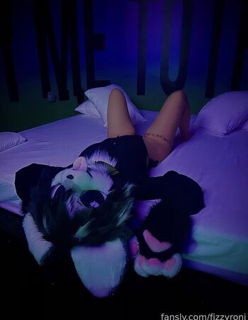 Full leaked Fizzyroni private onlyfans photo