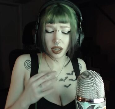 Full leaked Floda asmr private onlyfans photo