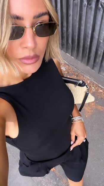 Full leaked Frankie bridge page private onlyfans photo