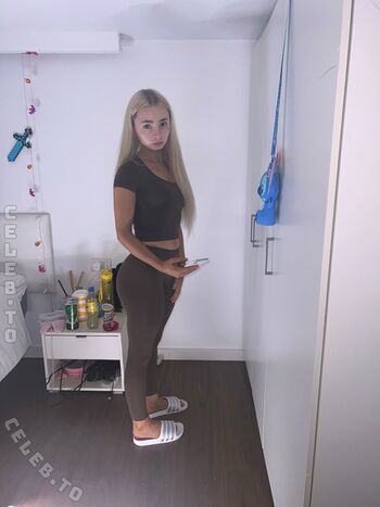 Full leaked Frostyworldbaby private onlyfans photo
