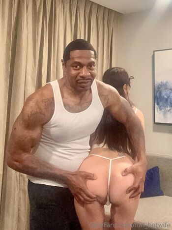 Full leaked Fun hotwife private onlyfans photo