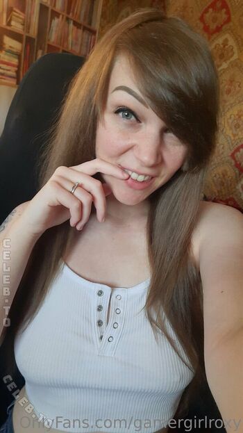 Full leaked Gamergirlroxy page private onlyfans photo