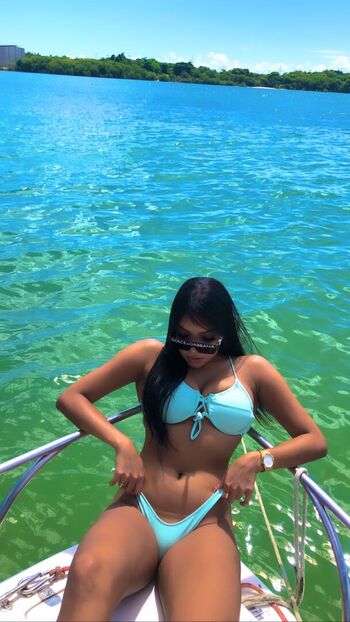 Full leaked Gatas de salvador private onlyfans photo