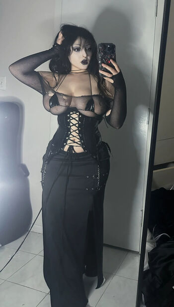 Full leaked Ghoulishbats private onlyfans photo