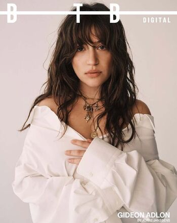 Full leaked Gideon adlon private onlyfans photo