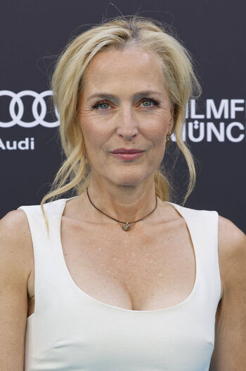 Gillian Anderson