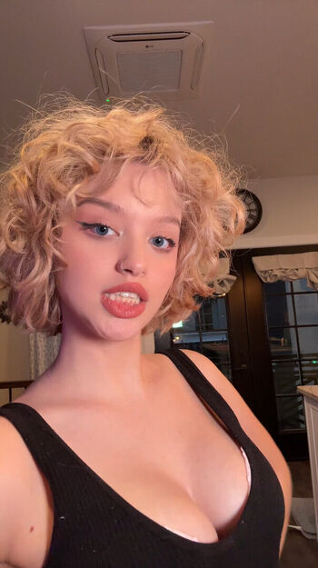 Gina Lynn/.Gina.Lynn