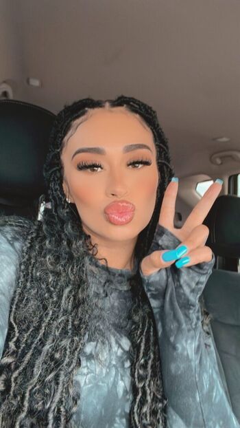 Full leaked Glamariz private onlyfans photo