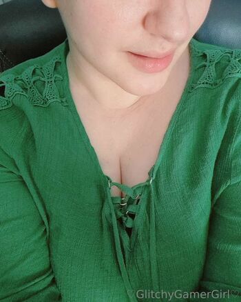 Full leaked Glitchygamergirl private onlyfans photo