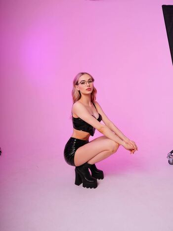 Full leaked Gloriamatvien private onlyfans photo