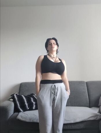 Full leaked Glossygirl private onlyfans photo