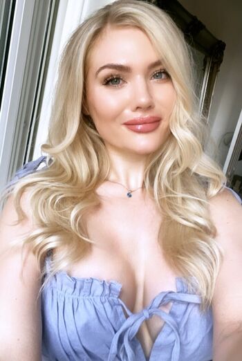 Full leaked Goddess dommelia  page private onlyfans photo