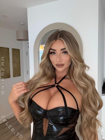 Full leaked Goddesshollyjones  page private onlyfans photo