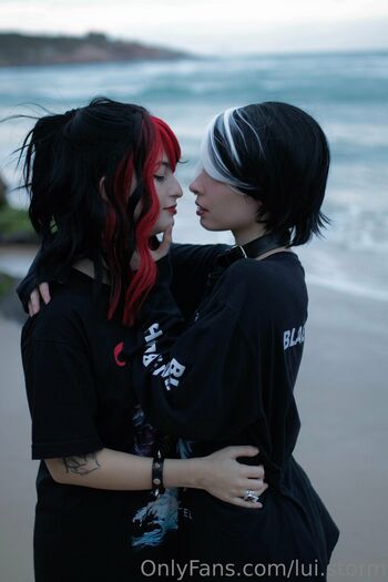 Goth.anime.girlfriend