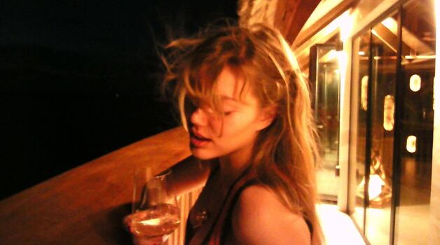 Grace Van Dien