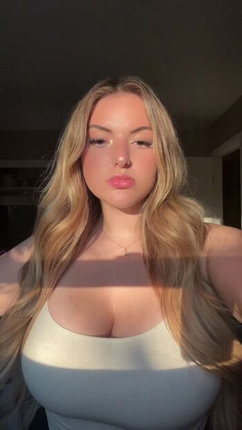 Full leaked Gracenunez private onlyfans photo