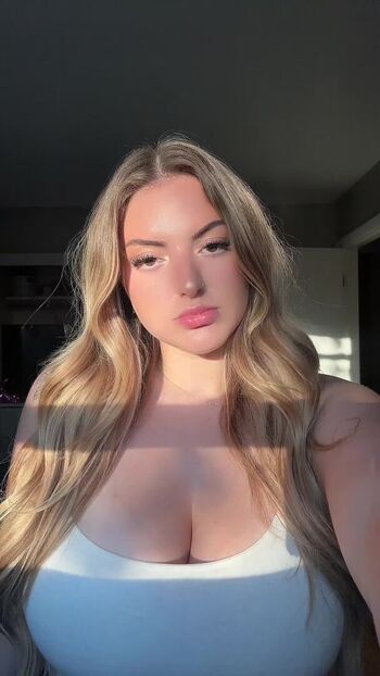 Full leaked Gracenunez private onlyfans photo