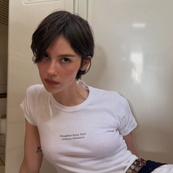 Full leaked Gracie abrams private onlyfans photo