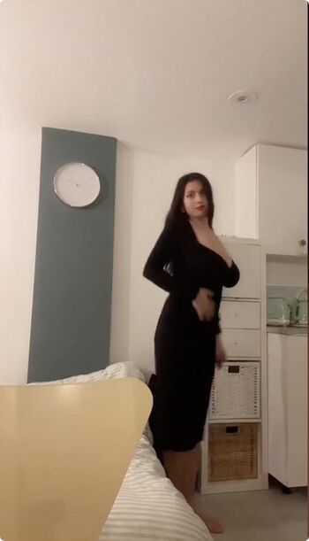 Full leaked Gulia private onlyfans photo