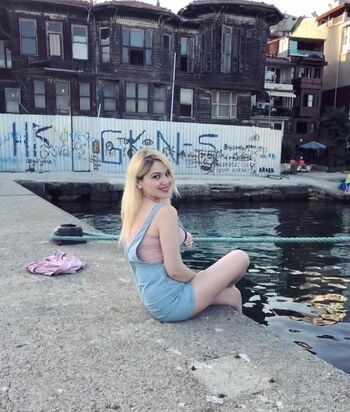 Full leaked Gulsahky private onlyfans photo