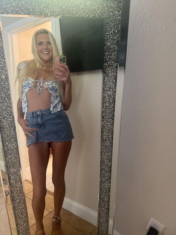 Full leaked Haallleeyyy private onlyfans photo