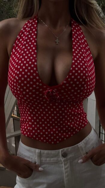 hadelinemope / Maddie Hope