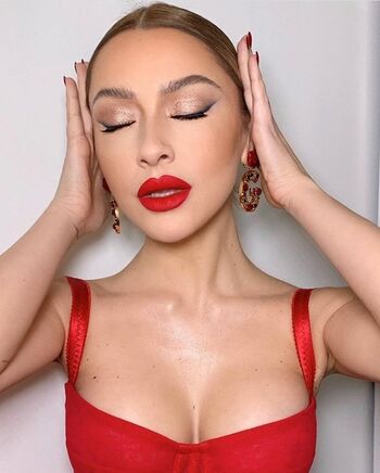 Hadise Açıkgöz