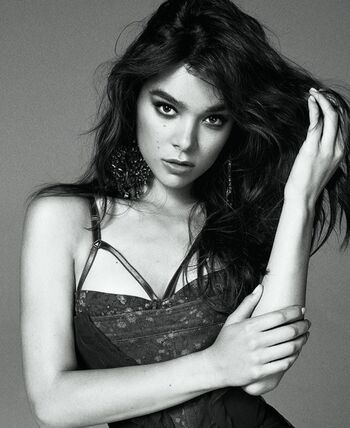 Hailee Steinfeld