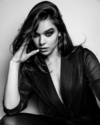 Hailee Steinfeld