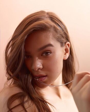 Hailee Steinfeld