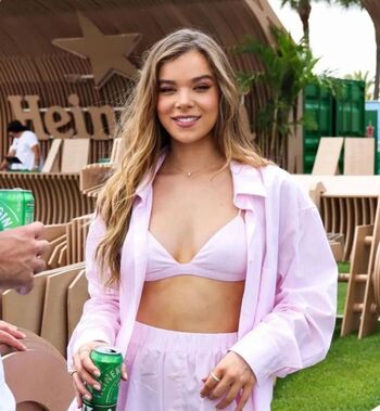 Hailee Steinfeld