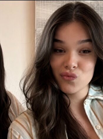 Hailee Steinfeld