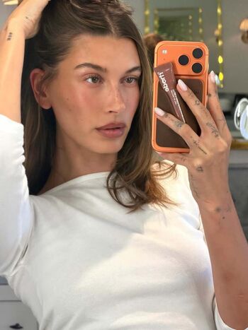Full leaked Hailey baldwin bieber private onlyfans photo