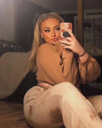 Full leaked Hailey brown private onlyfans photo