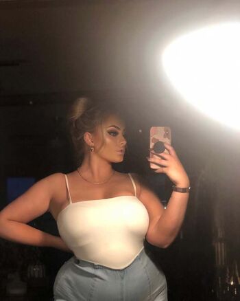 Full leaked Hailey brown private onlyfans photo