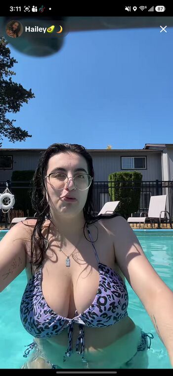 Full leaked Haileyavocad private onlyfans photo