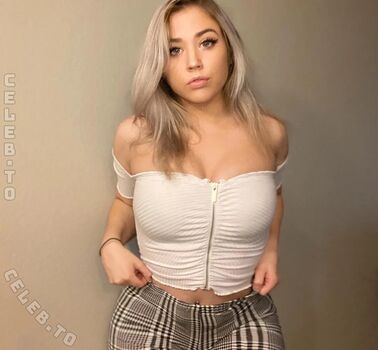 Full leaked Hailsbee private onlyfans photo