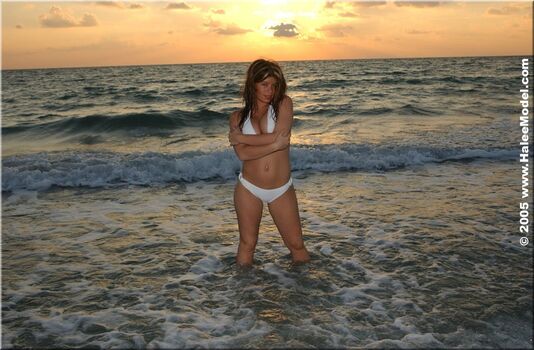 Full leaked Halee model page private onlyfans photo