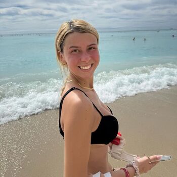 Full leaked Hawk tuah girl private onlyfans photo