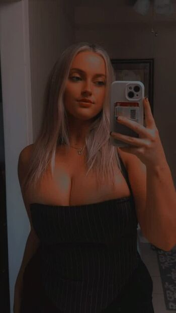 Full leaked Hayleyymariieee private onlyfans photo
