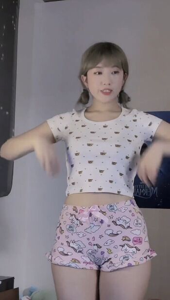 Full leaked Heeheemoon private onlyfans photo