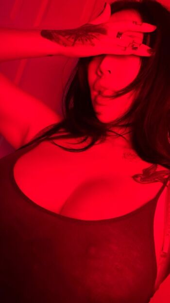 Full leaked Heidikinnns private onlyfans photo