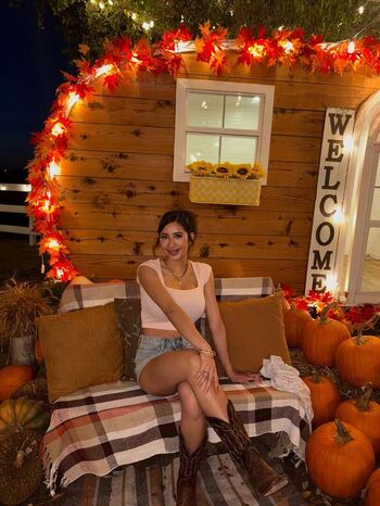 Full leaked Heily private onlyfans photo