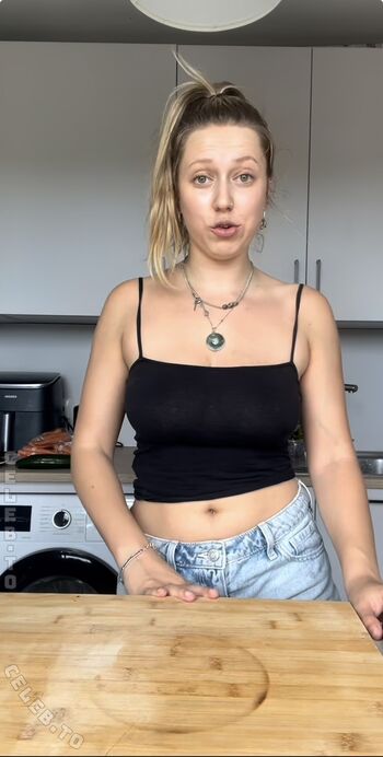 Full leaked Helenaastoll private onlyfans photo