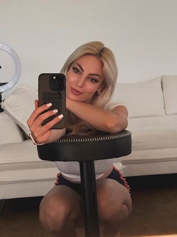 Full leaked Helenakingsoul private onlyfans photo
