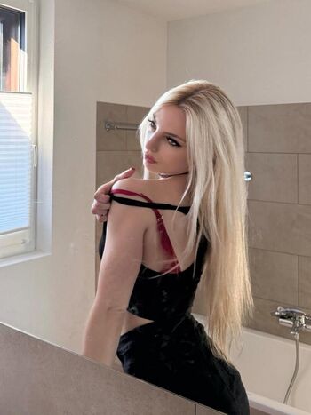 Full leaked Helenakingsoul private onlyfans photo
