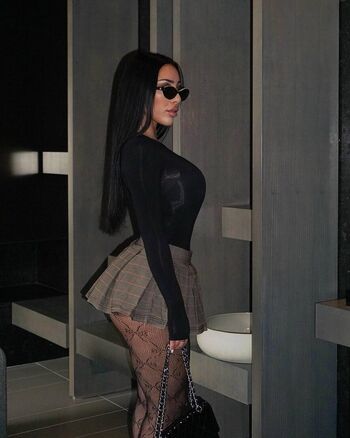 Full leaked Helinkenzi private onlyfans photo